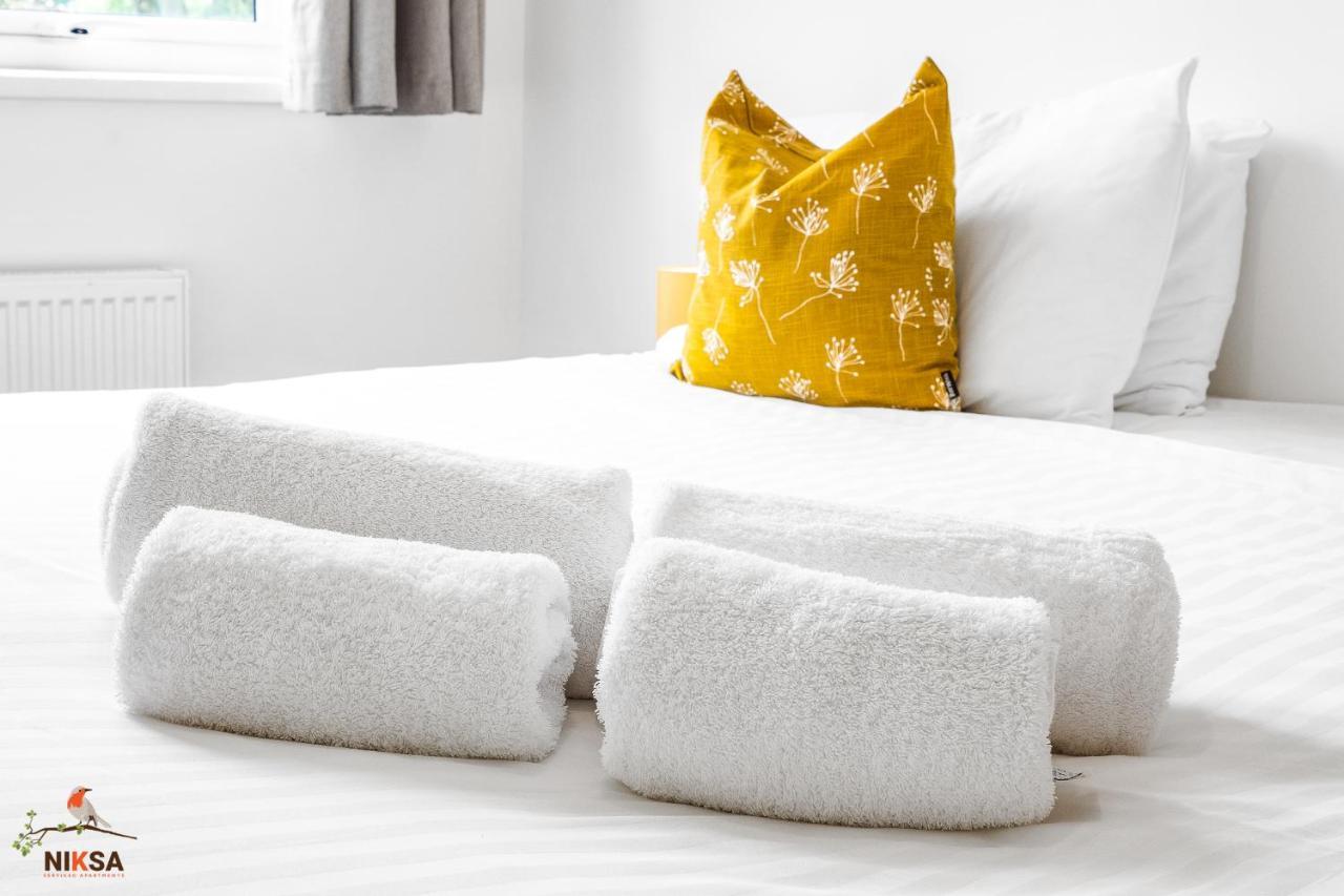 Niksa Serviced Accommodation - 3 Bedroom House Welwyn Garden City Eksteriør bilde