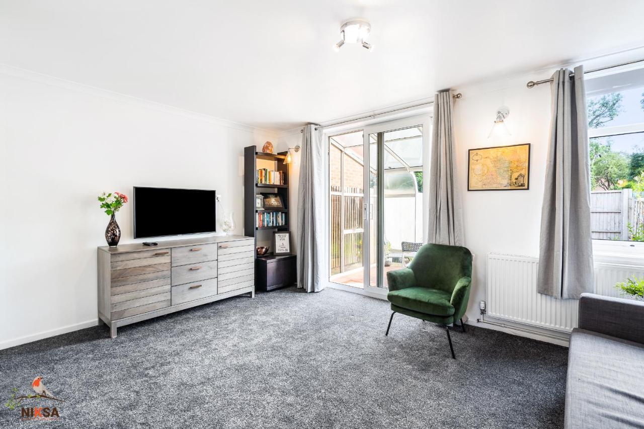 Niksa Serviced Accommodation - 3 Bedroom House Welwyn Garden City Eksteriør bilde