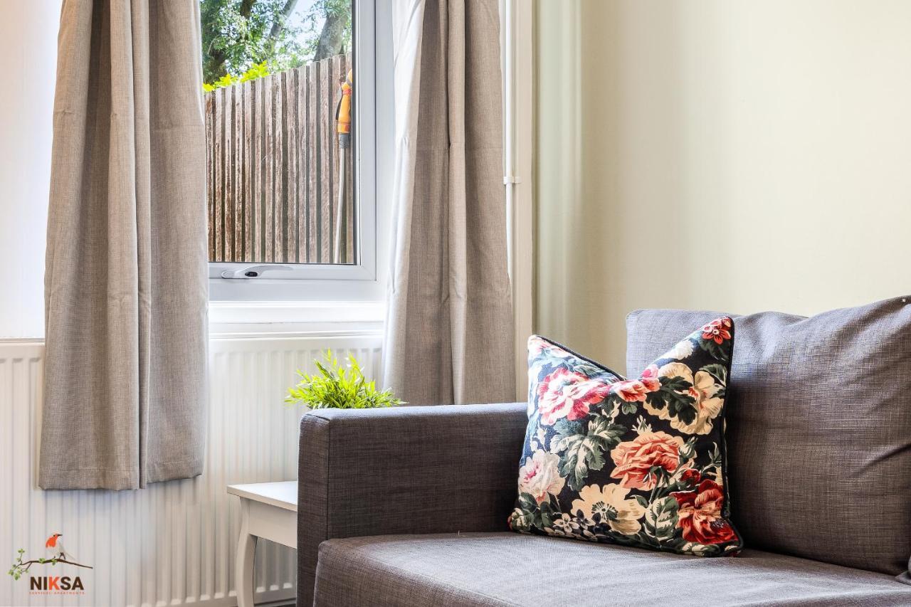 Niksa Serviced Accommodation - 3 Bedroom House Welwyn Garden City Eksteriør bilde